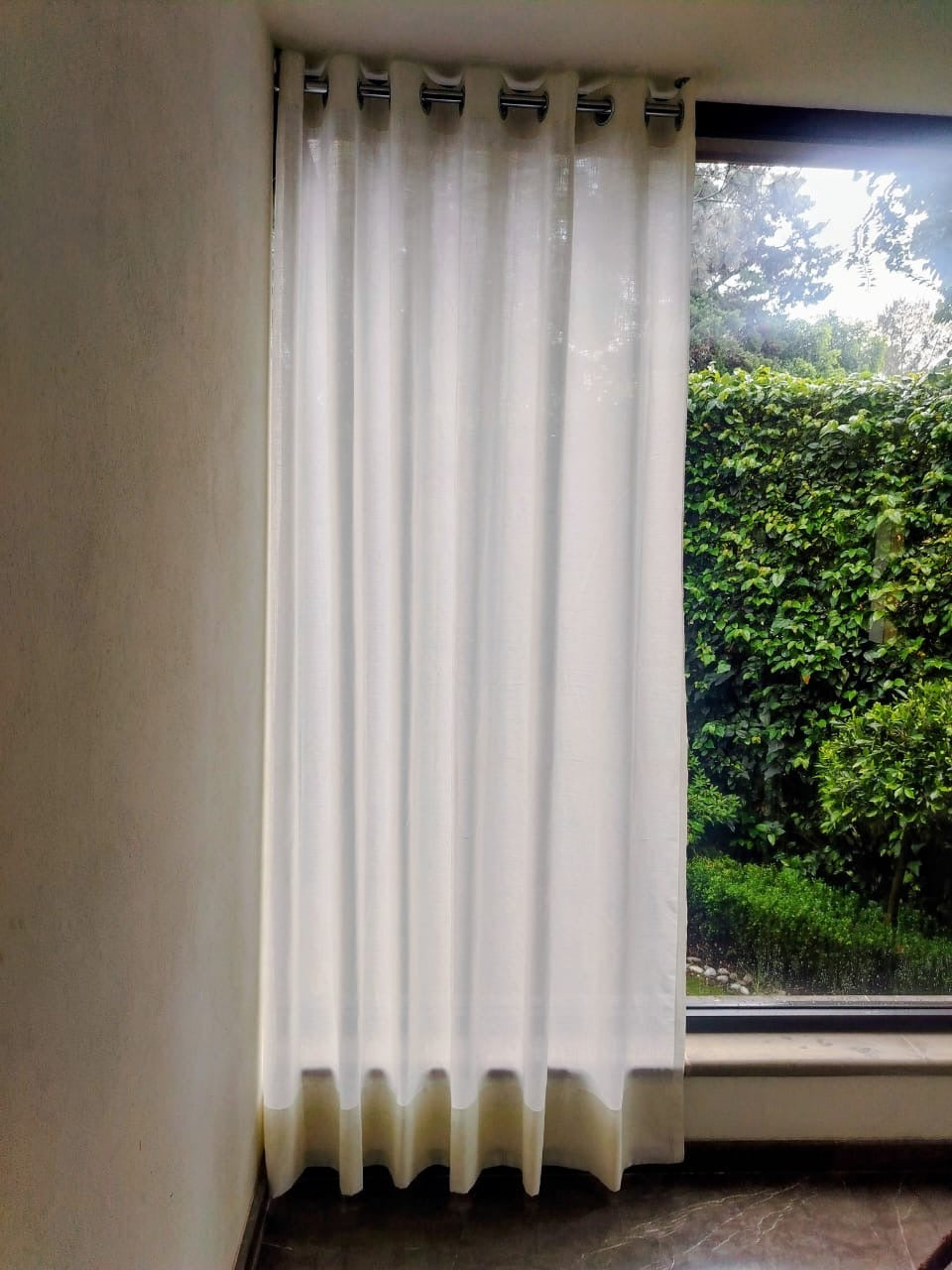 Cortinas y persianas (tradicionales y motorizadas)