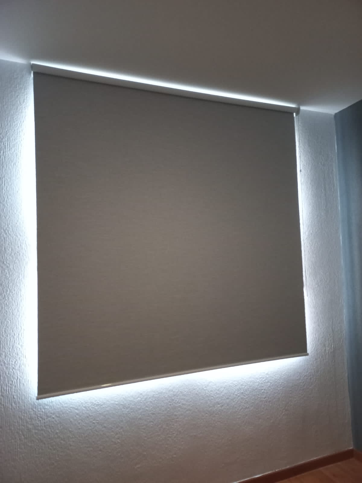 Cortinas y persianas (tradicionales y motorizadas)