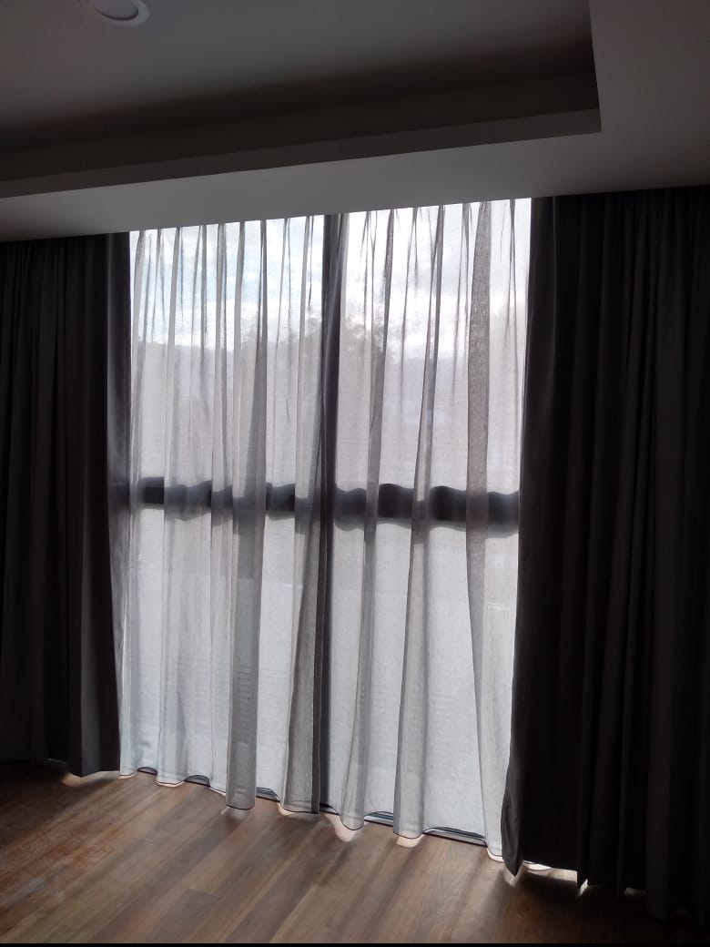 Cortinas y persianas (tradicionales y motorizadas)
