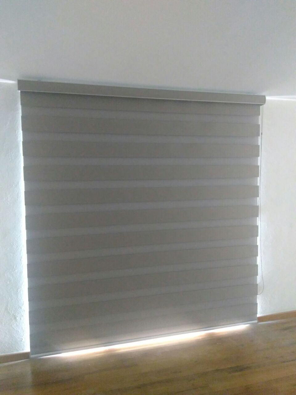 Cortinas y persianas (tradicionales y motorizadas)